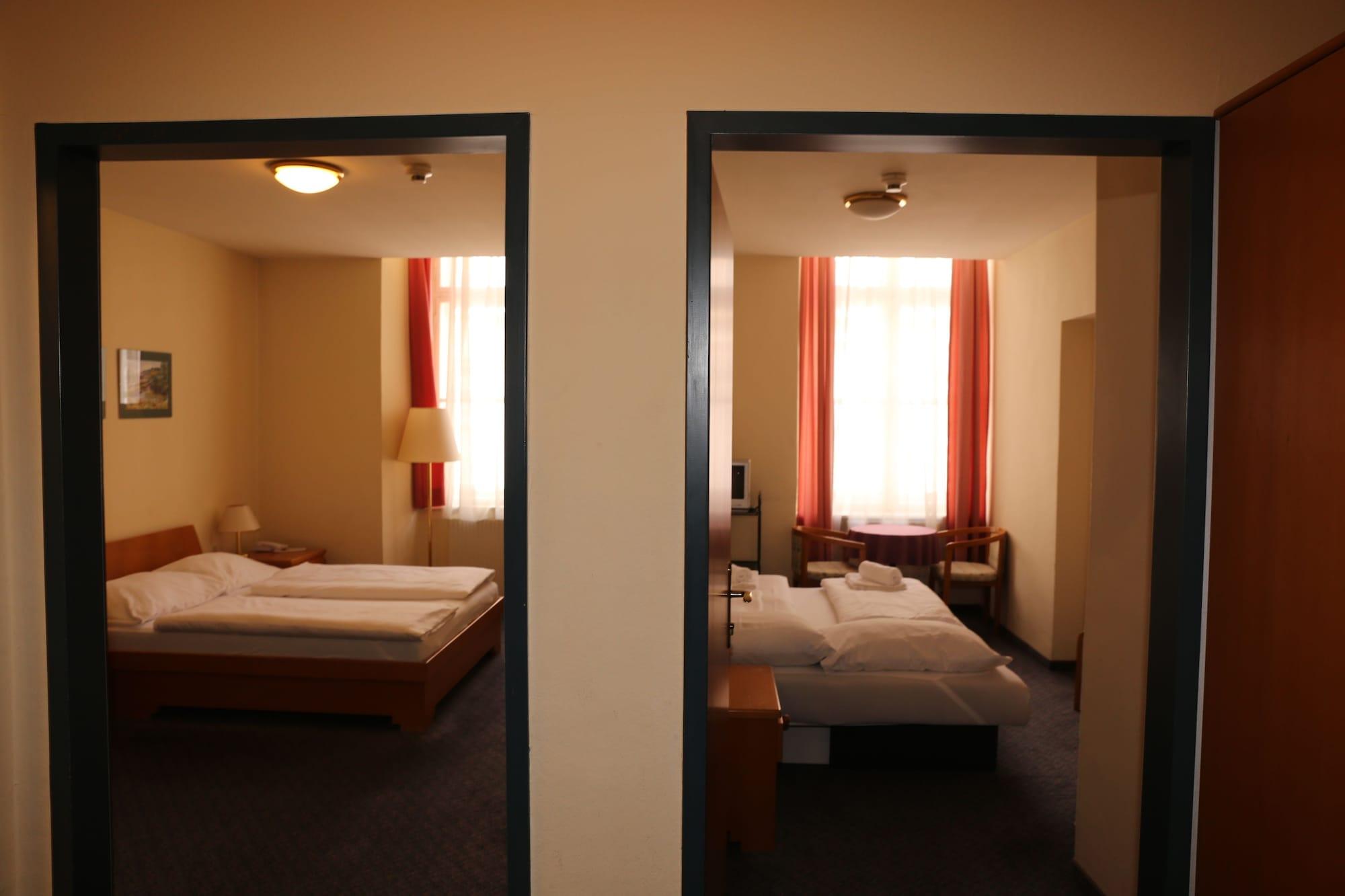 Very Central Apartments, 5 Min To City Center, No Reception Wien Eksteriør bilde
