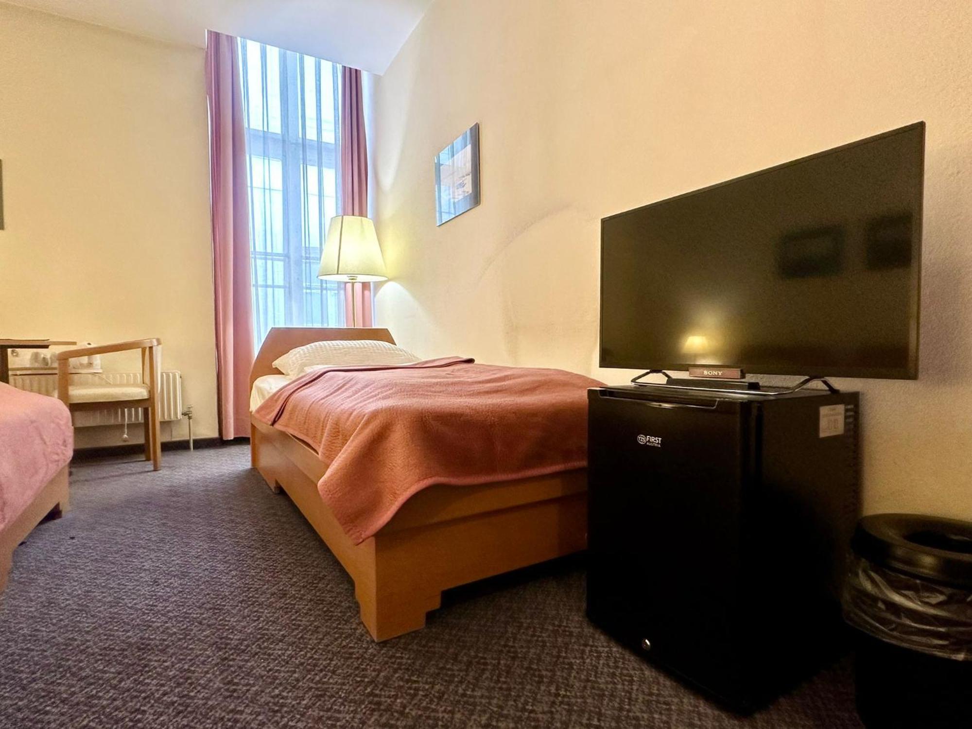 Very Central Apartments, 5 Min To City Center, No Reception Wien Eksteriør bilde