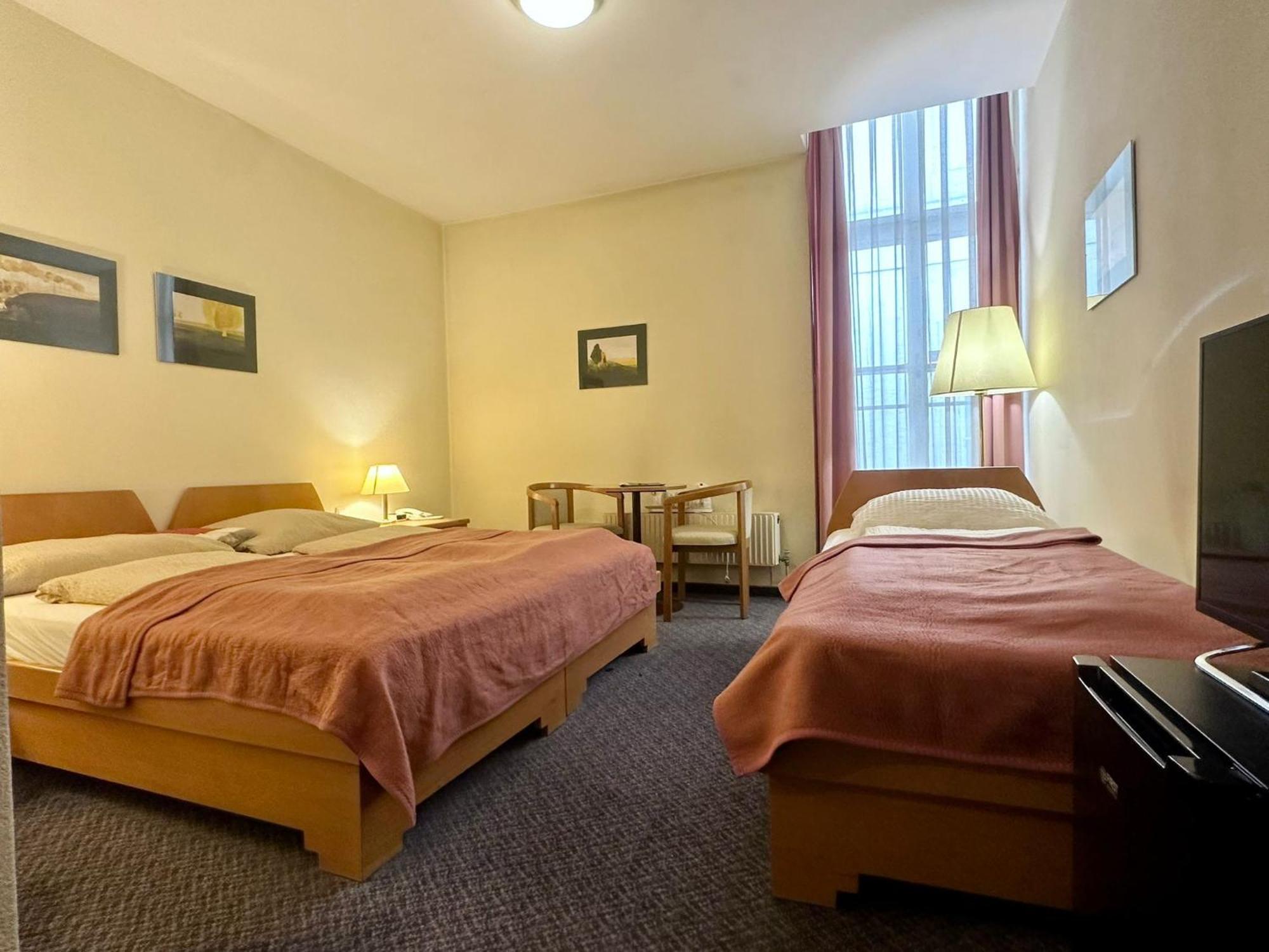 Very Central Apartments, 5 Min To City Center, No Reception Wien Eksteriør bilde