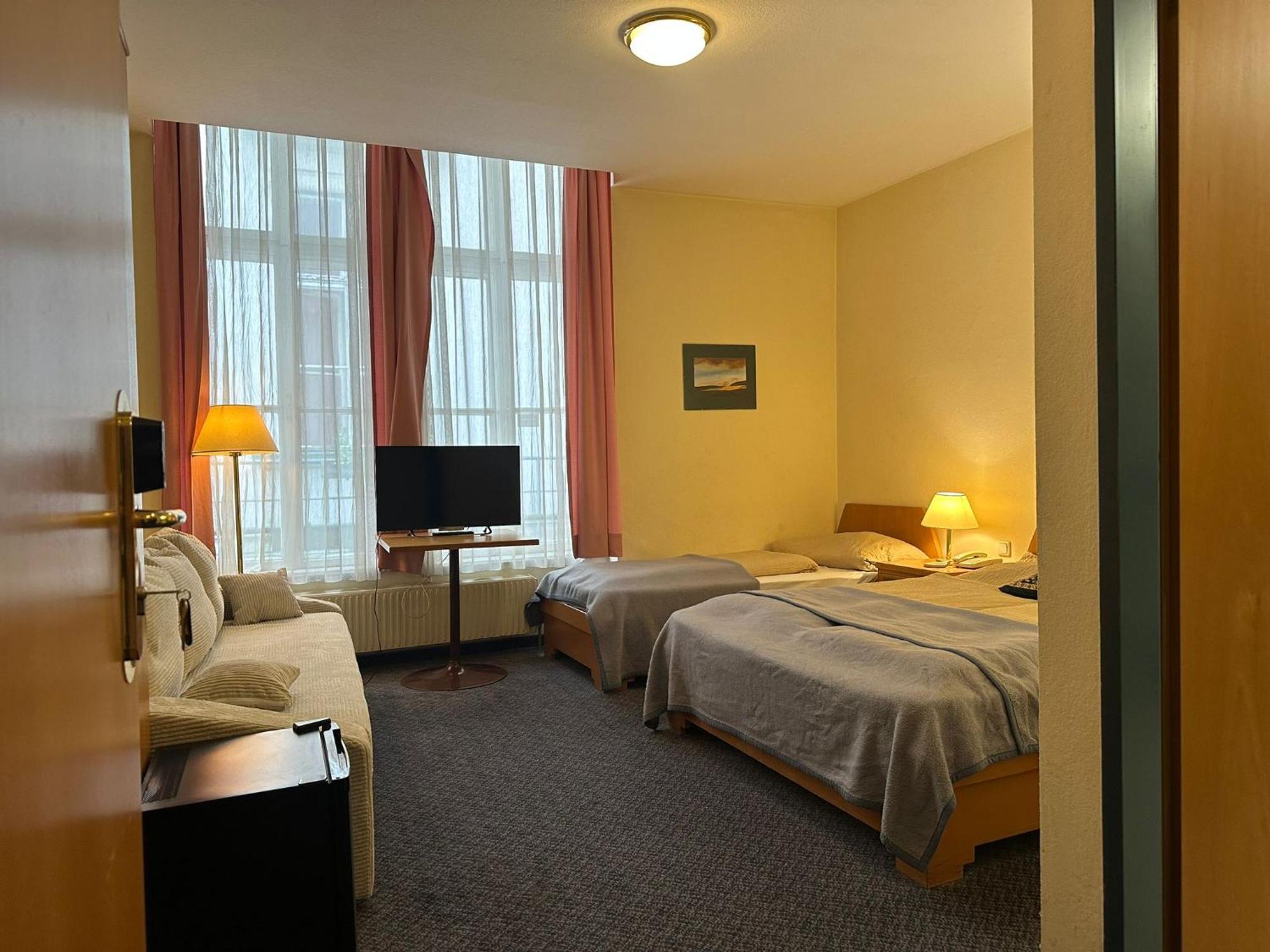 Very Central Apartments, 5 Min To City Center, No Reception Wien Eksteriør bilde