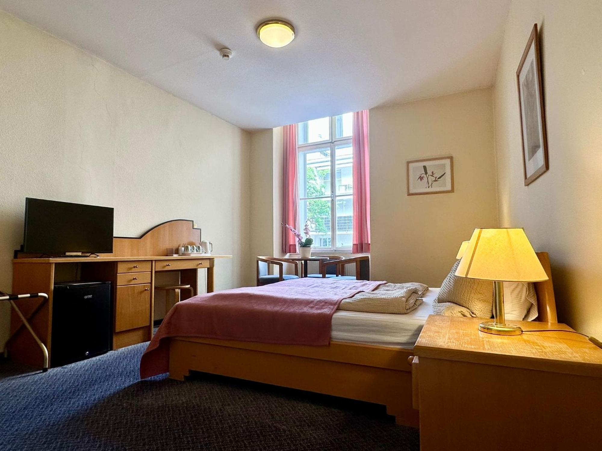 Very Central Apartments, 5 Min To City Center, No Reception Wien Eksteriør bilde