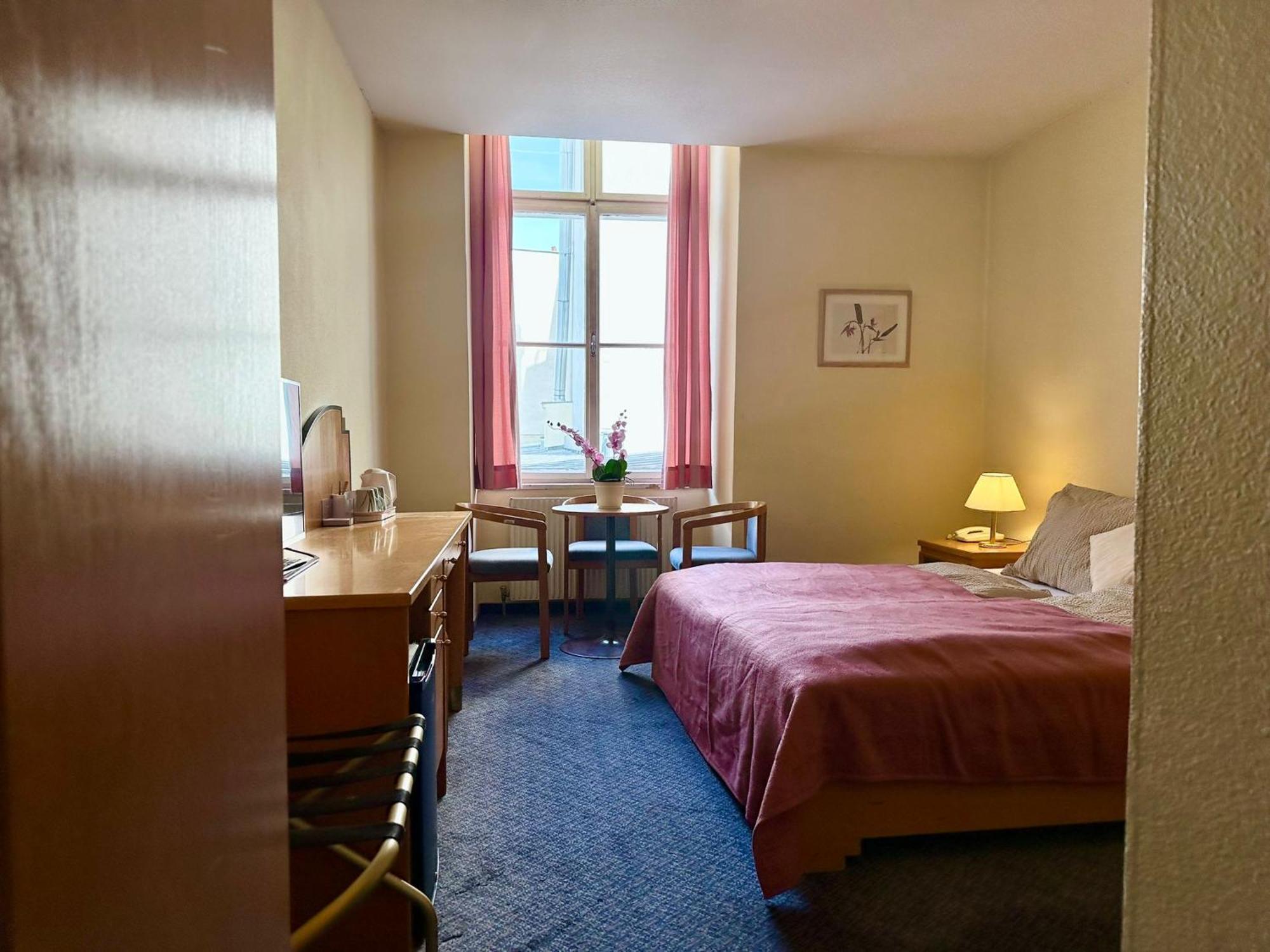 Very Central Apartments, 5 Min To City Center, No Reception Wien Eksteriør bilde