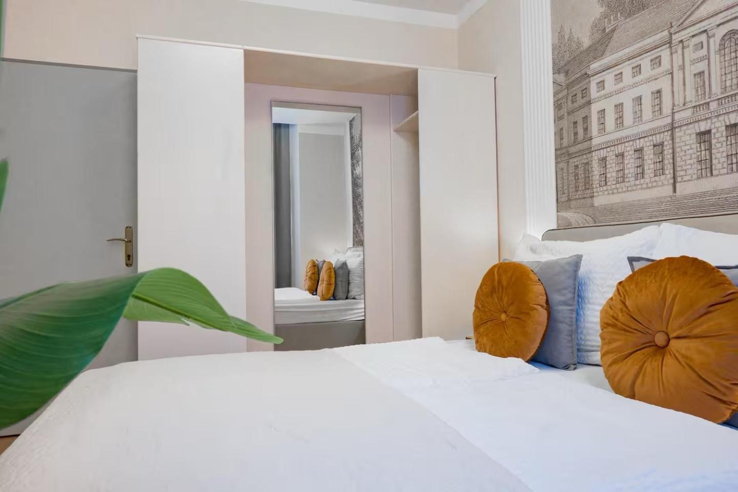 Very Central Apartments, 5 Min To City Center, No Reception Wien Eksteriør bilde