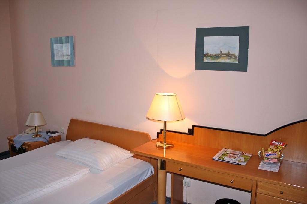 Very Central Apartments, 5 Min To City Center, No Reception Wien Eksteriør bilde